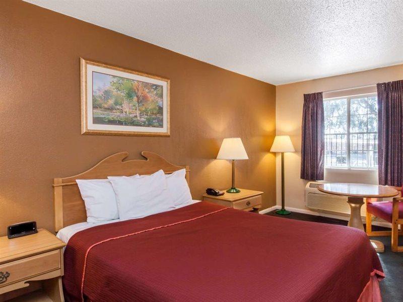 Howard Johnson By Wyndham Bakersfield Kültér fotó