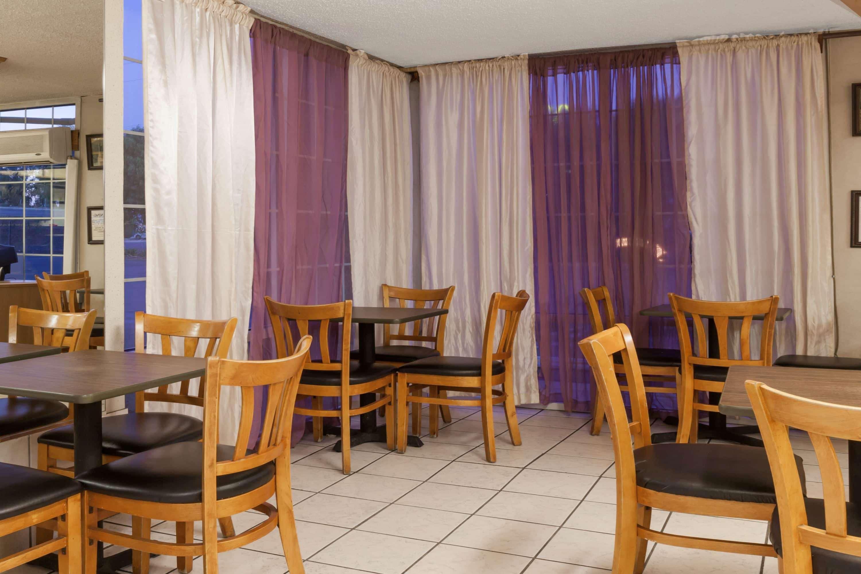 Howard Johnson By Wyndham Bakersfield Kültér fotó